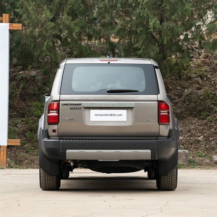 2024 Toyota Land Cruiser Prado  4-door SUV 