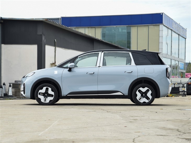 Arcfox Koala EV MPV