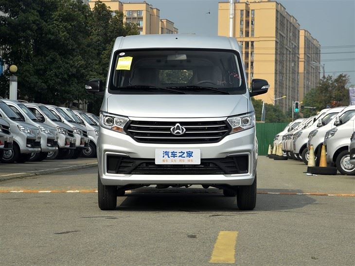 RHD EV Passenger Van